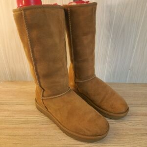 Women's UGG Mid-Calf Tan Suede Boots With